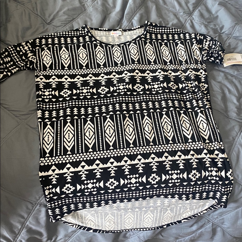 LuLaRoe Black and White Triangle Pattern Top